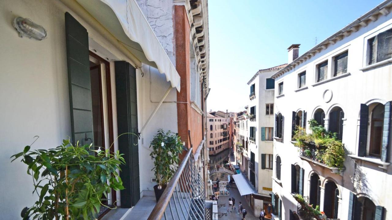 Ai Bareteri Luxury Canal View 威尼斯 外观 照片