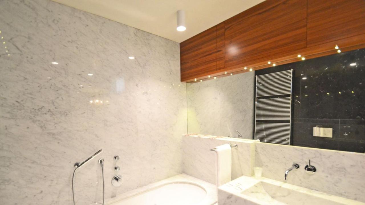 Ai Bareteri Luxury Canal View 威尼斯 外观 照片